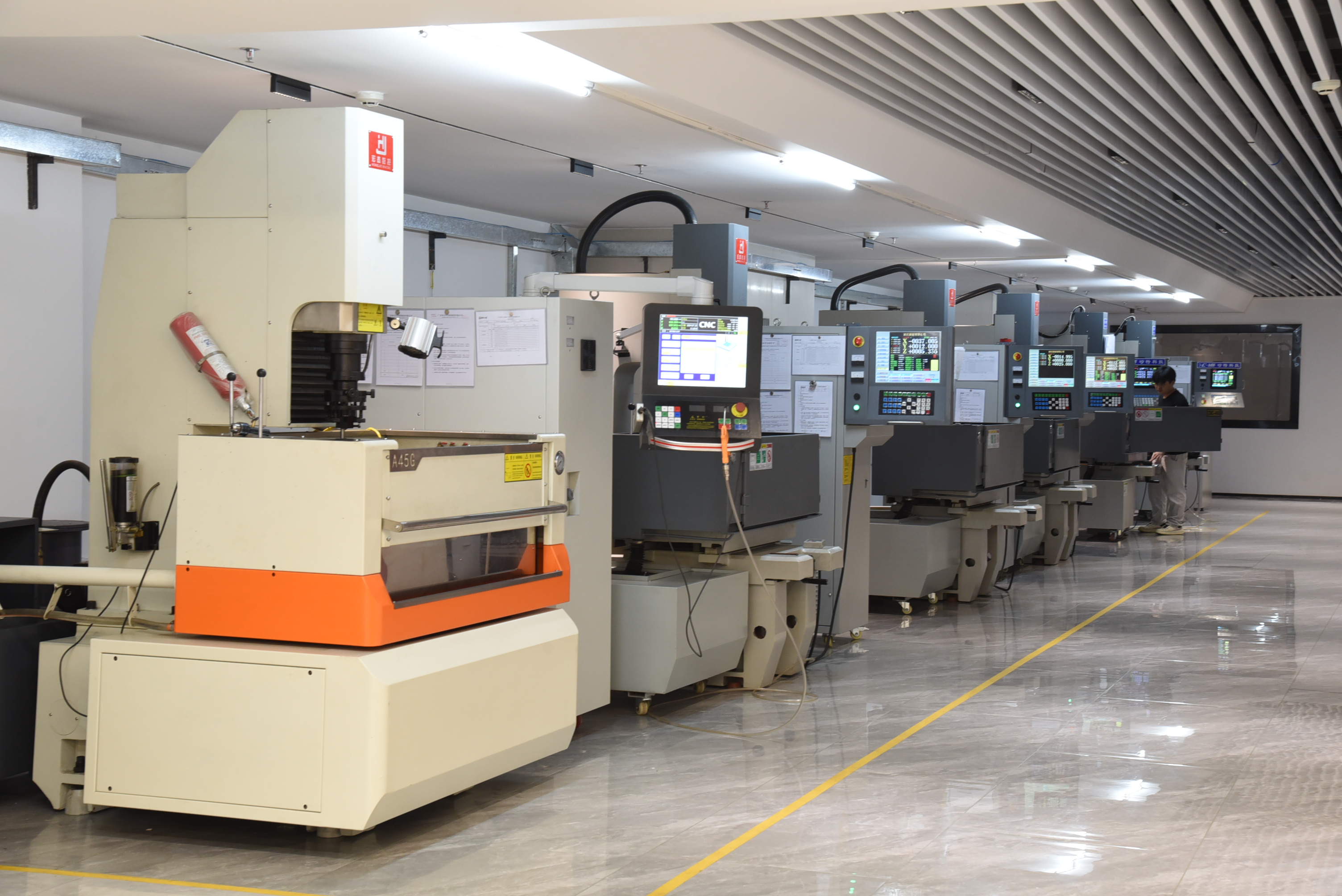 PRECISION MOLD WORKSHOP